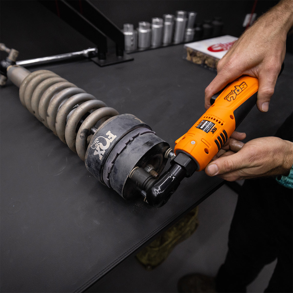 12V 3/8" SX DRIVE CORDLESS IMPACT WRENCH & MINI WRENCH KIT