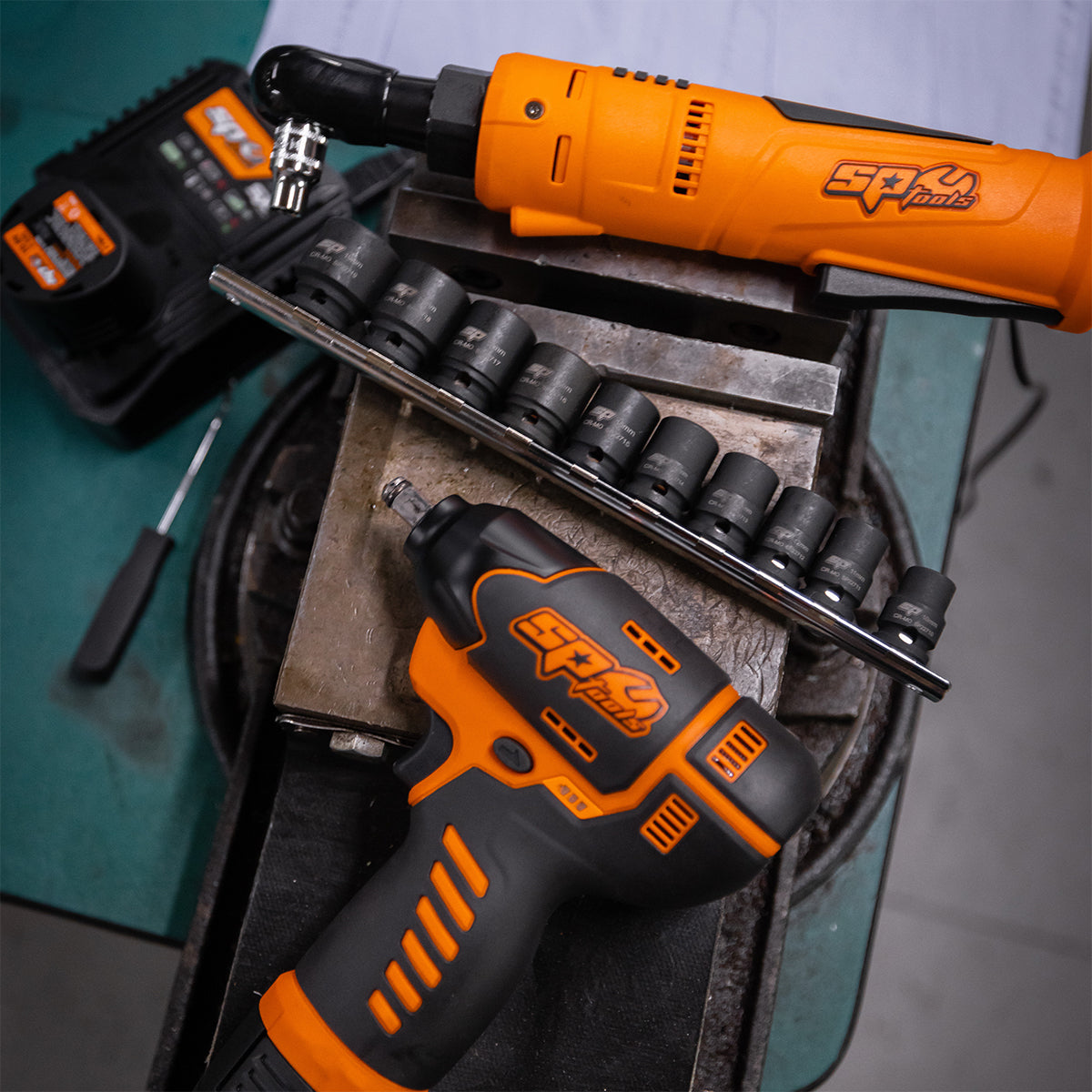 12V 3/8" SX DRIVE CORDLESS IMPACT WRENCH & MINI WRENCH KIT